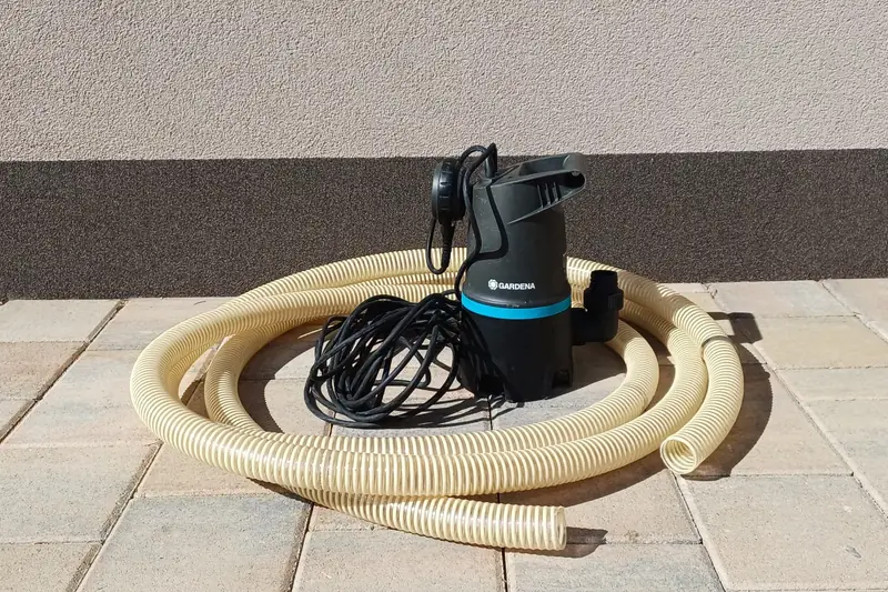 Potopna pumpa Gardena 20000 Basic — vrt, najam u Karlovcu